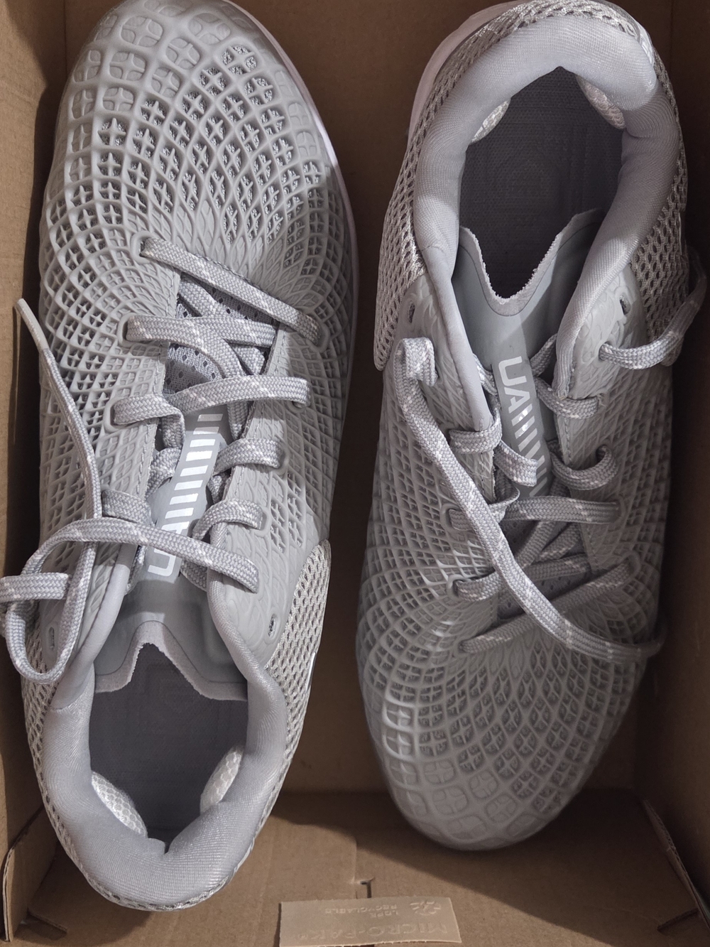 UA HOVR Training Sneakers in Light Gray SOFTBALL CLEATS